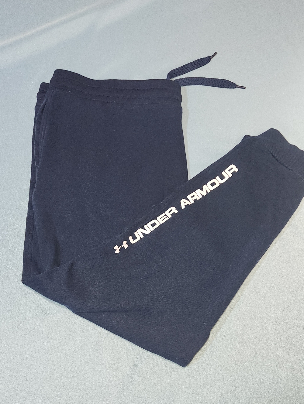 Under Armour Mens Navy Joggers. XXXL.